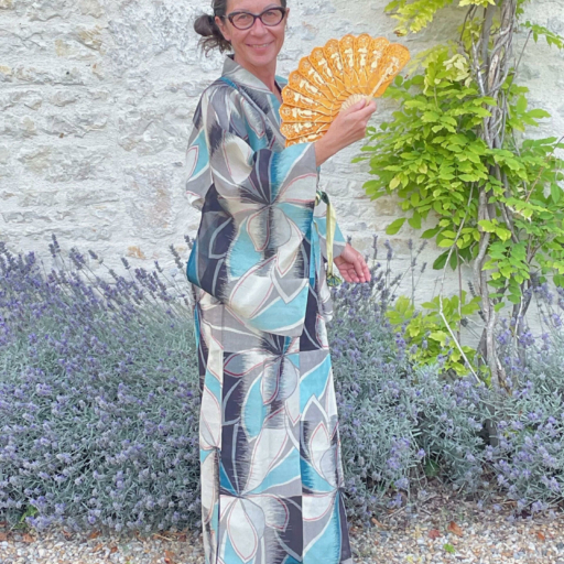 Claudine Vitry portrait en kimono et éventail
